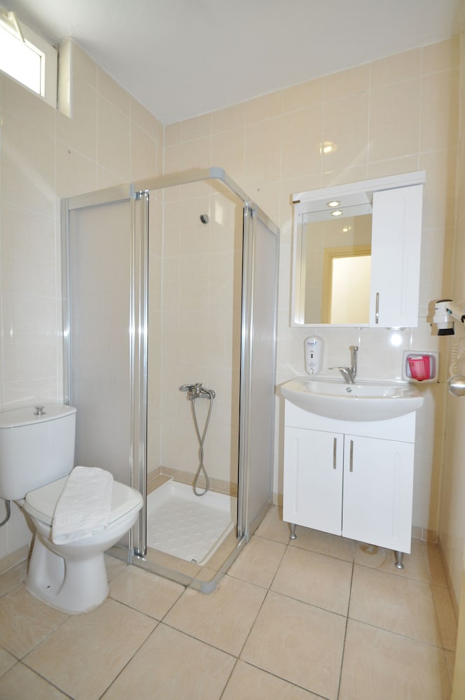 Basic Double or Twin Room, 1 Double Bed, City View photo 2
