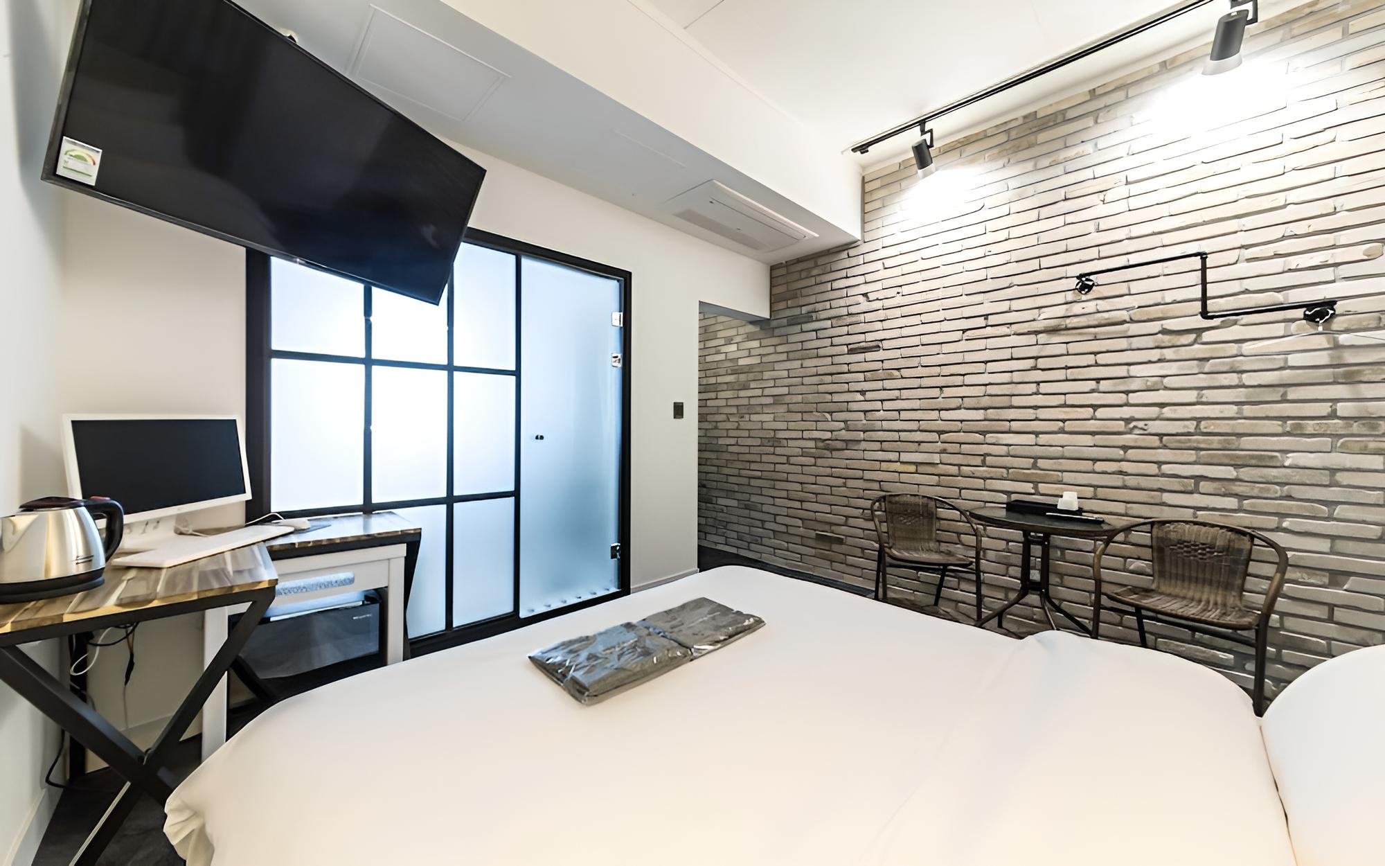 Room (Deluxe room) - Photo 11