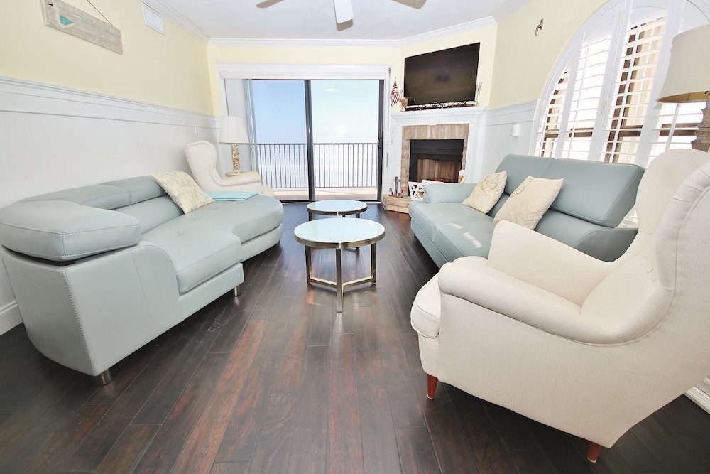 Apartment photo 2