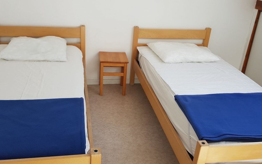 Economy Triple Room, 3 Twin Beds photo 1