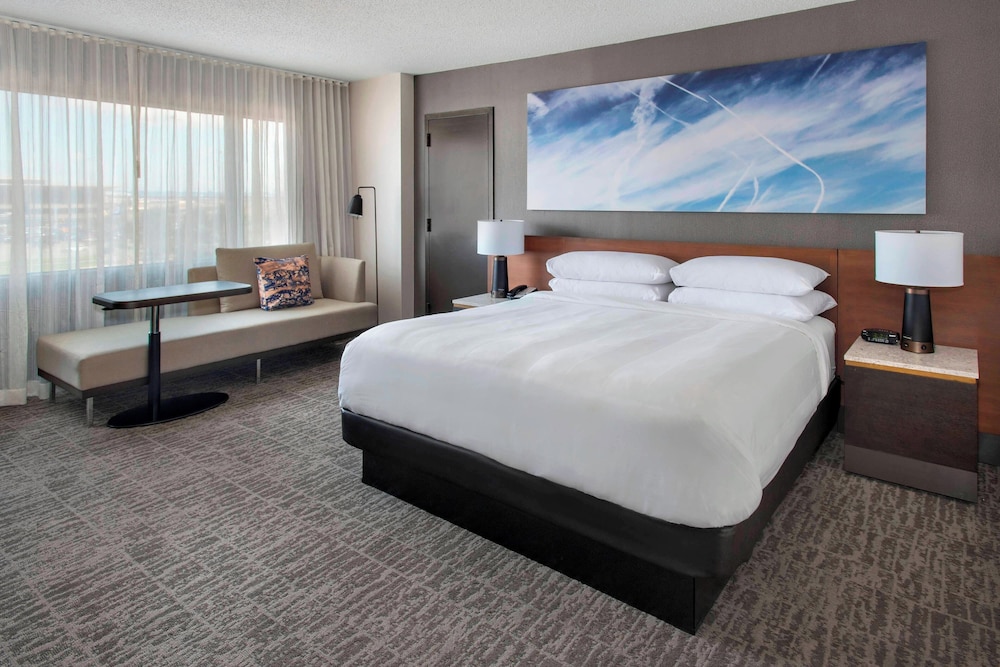 Room, 1 King Bed (Hearing Accessible) photo 2