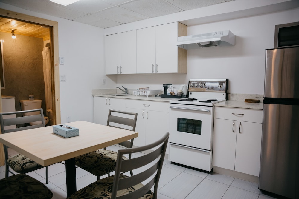Efficiency Room, 2 Queen Beds, Kitchenette photo 3