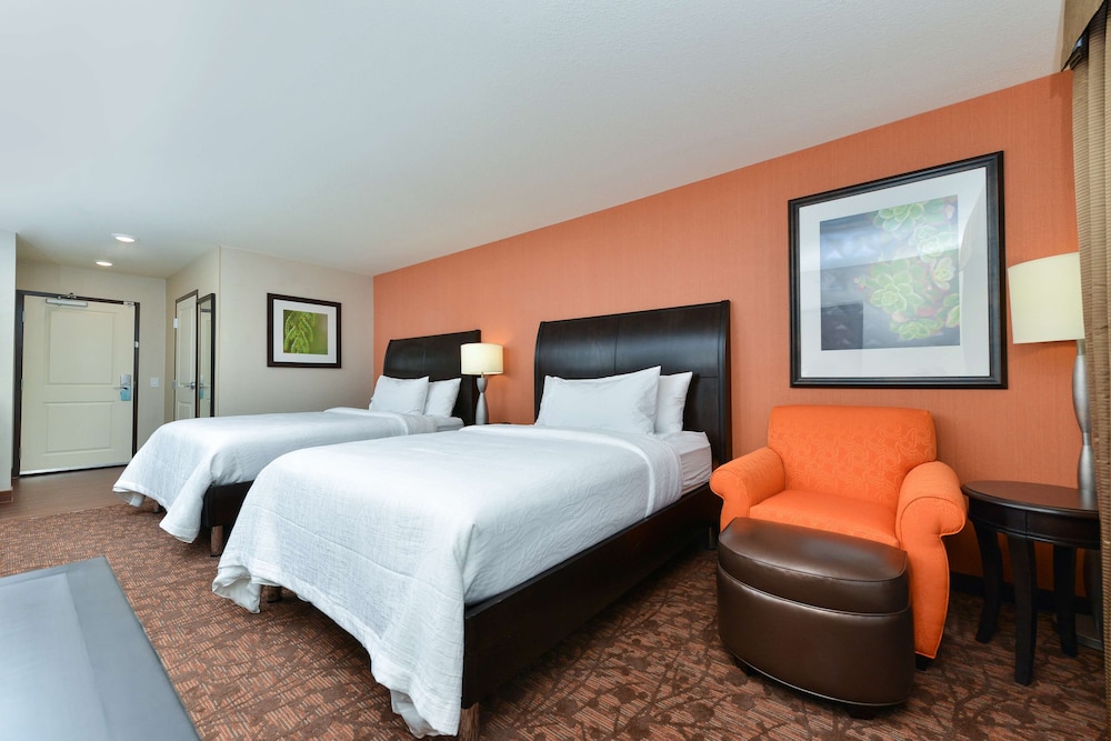 Room, 2 Queen Beds, Accessible, Bathtub photo 3