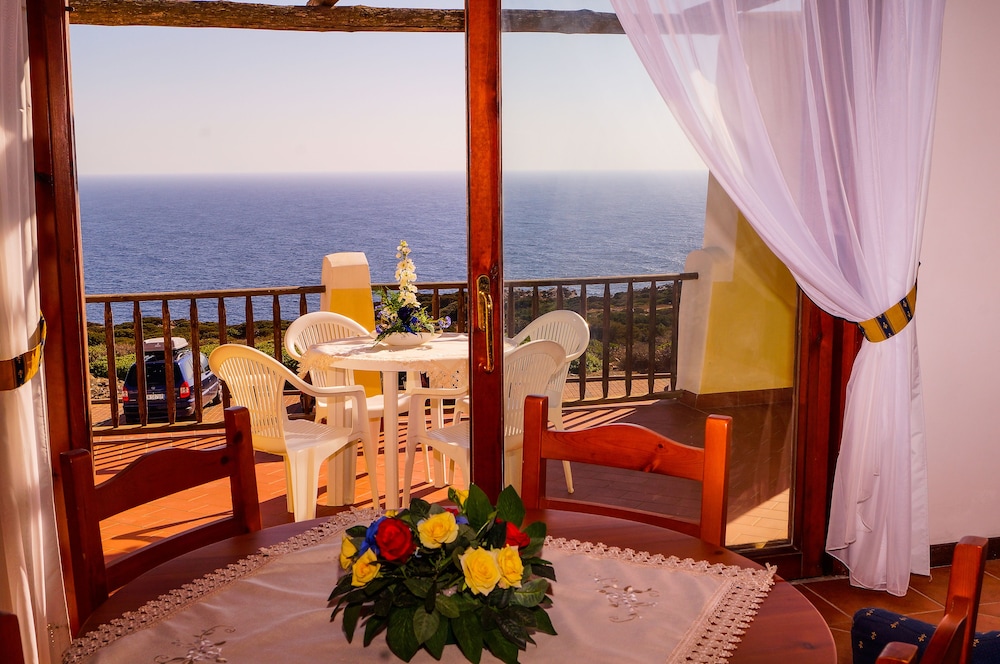 Apartment, 1 Bedroom, Sea View photo 2