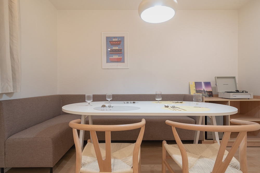 Party Room-Dining photo 2