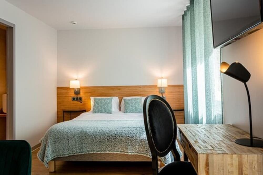 Deluxe Room - Photo 4