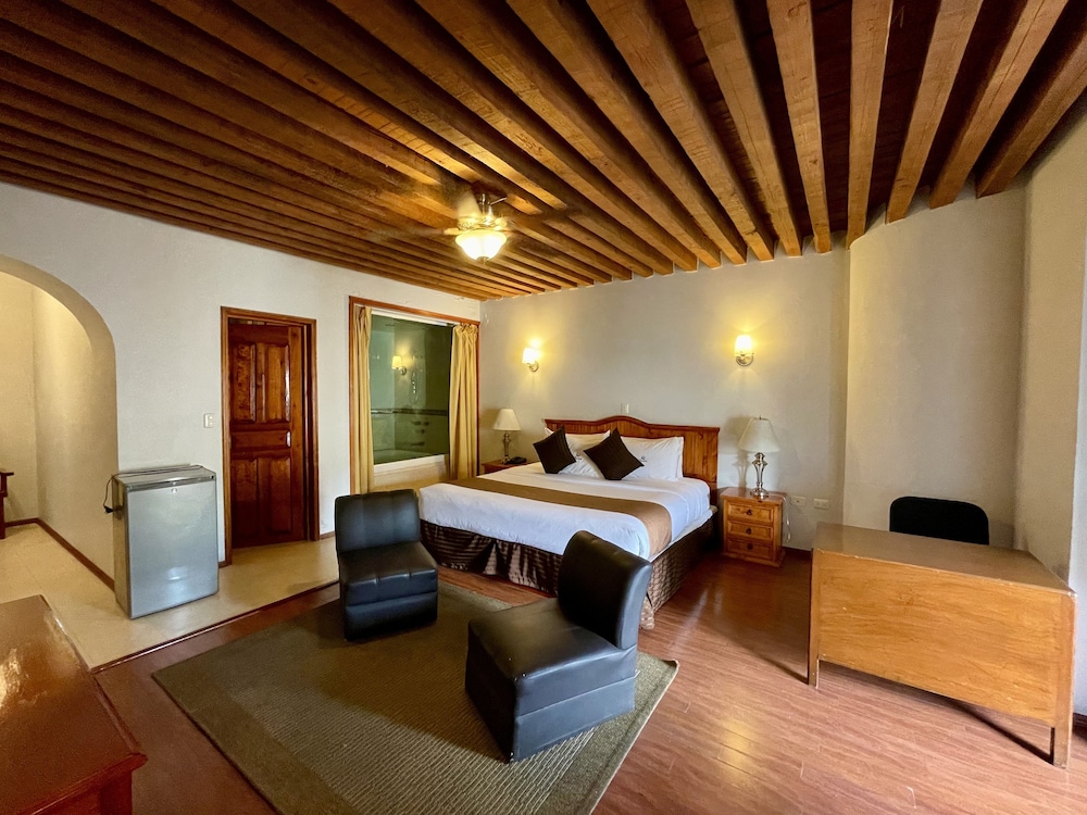 Luxury Room, 1 King Bed, City View photo 2