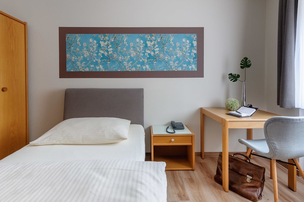 Single Room photo 2