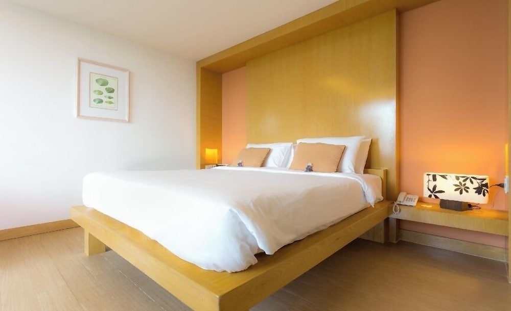 202 The Supreme Suite: Beach Zone photo 2