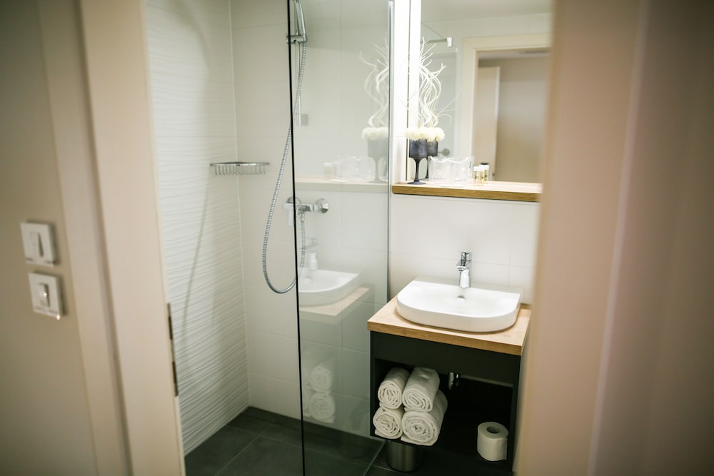 Economy Double Room - Photo 6