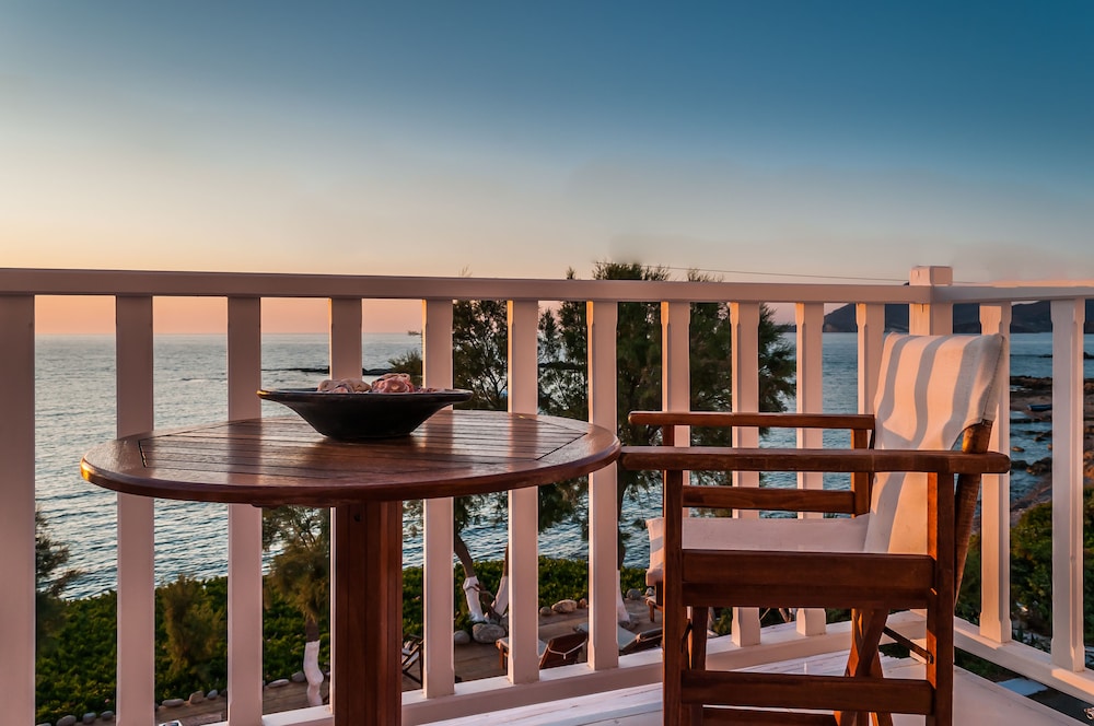 Deluxe Double Room, Sea Facing - Photo 6