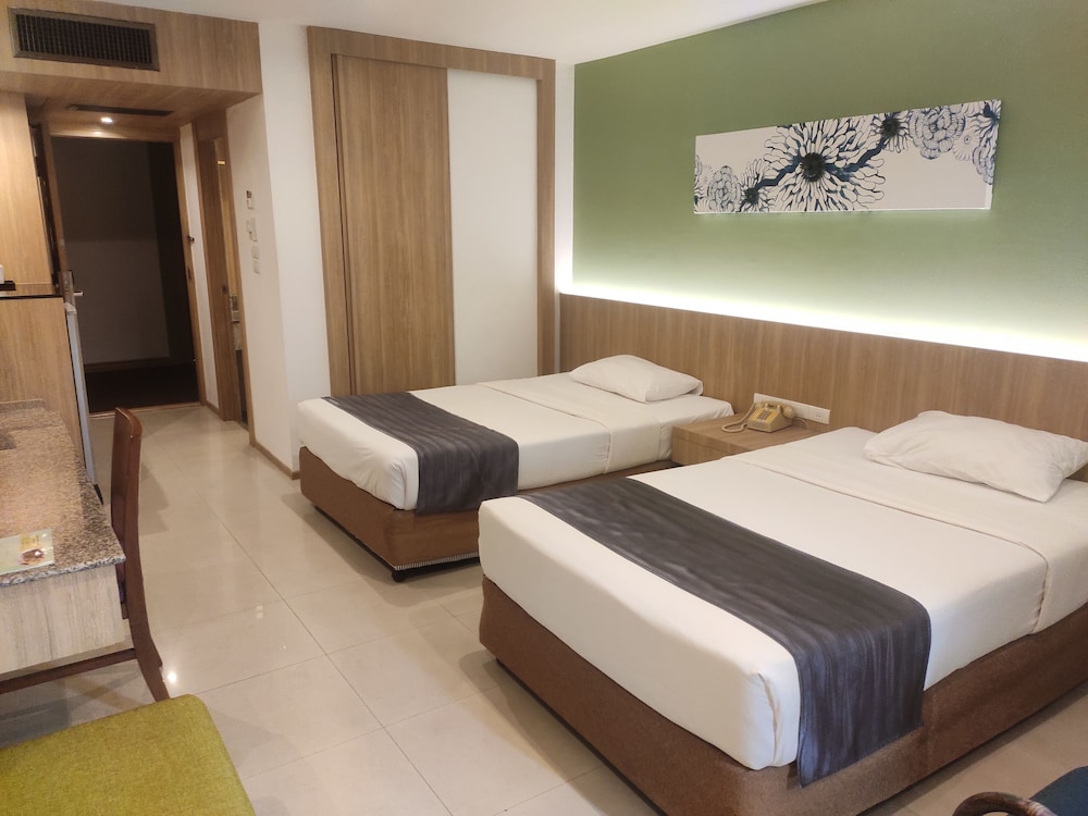 Deluxe Double or Twin Room