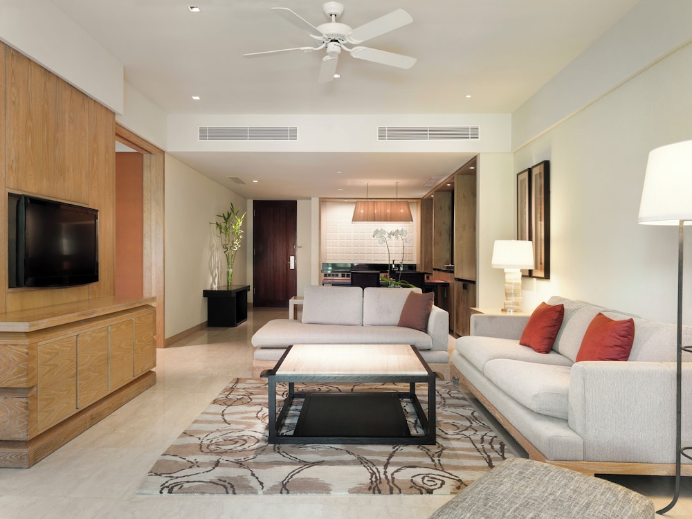 Conrad Suite, 2 Twin Beds - Photo 5