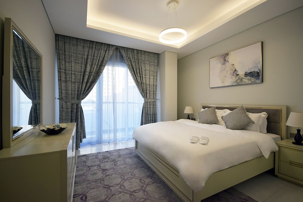 Standard Apartment, 1 Bedroom, Pool Access, Park View photo 2