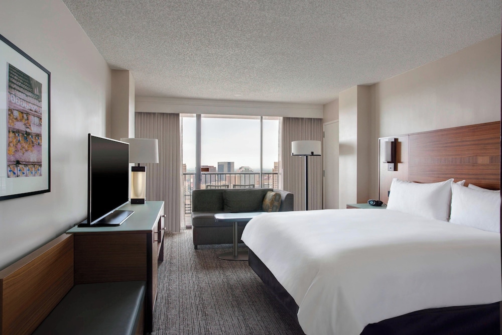 Room, 1 King Bed, Balcony (View) - Photo 1