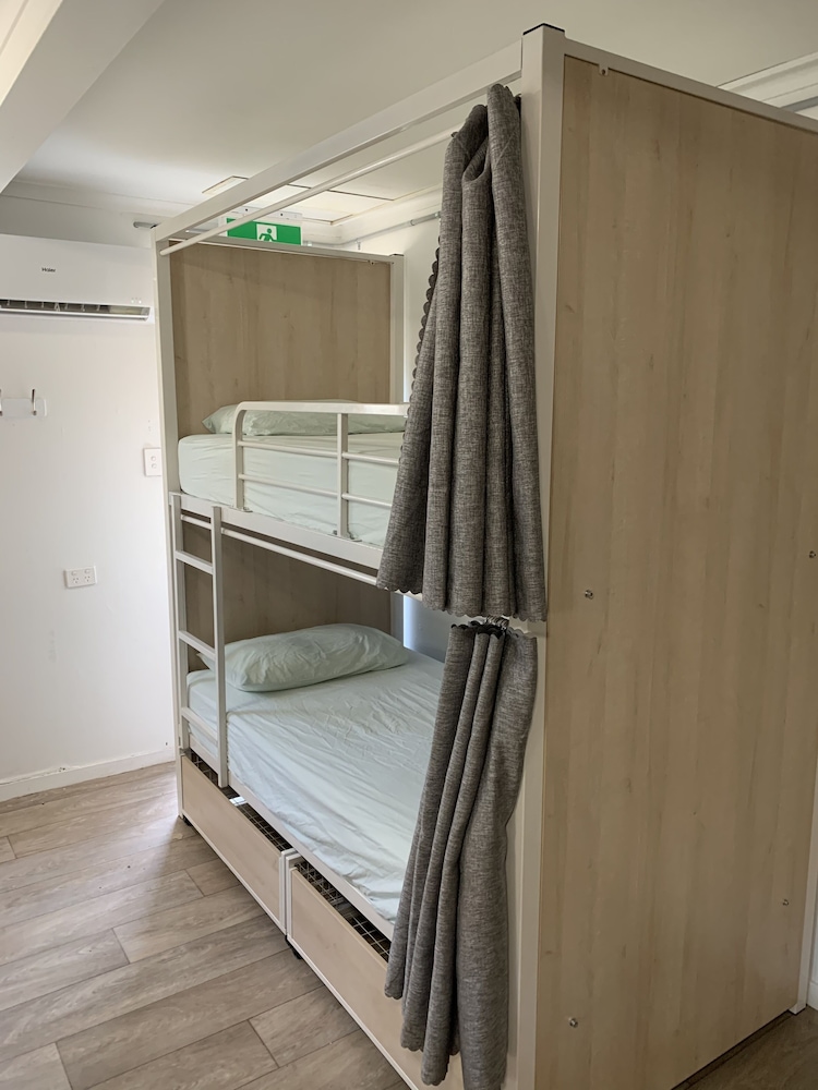 8 Bed Mixed Dorm photo 1