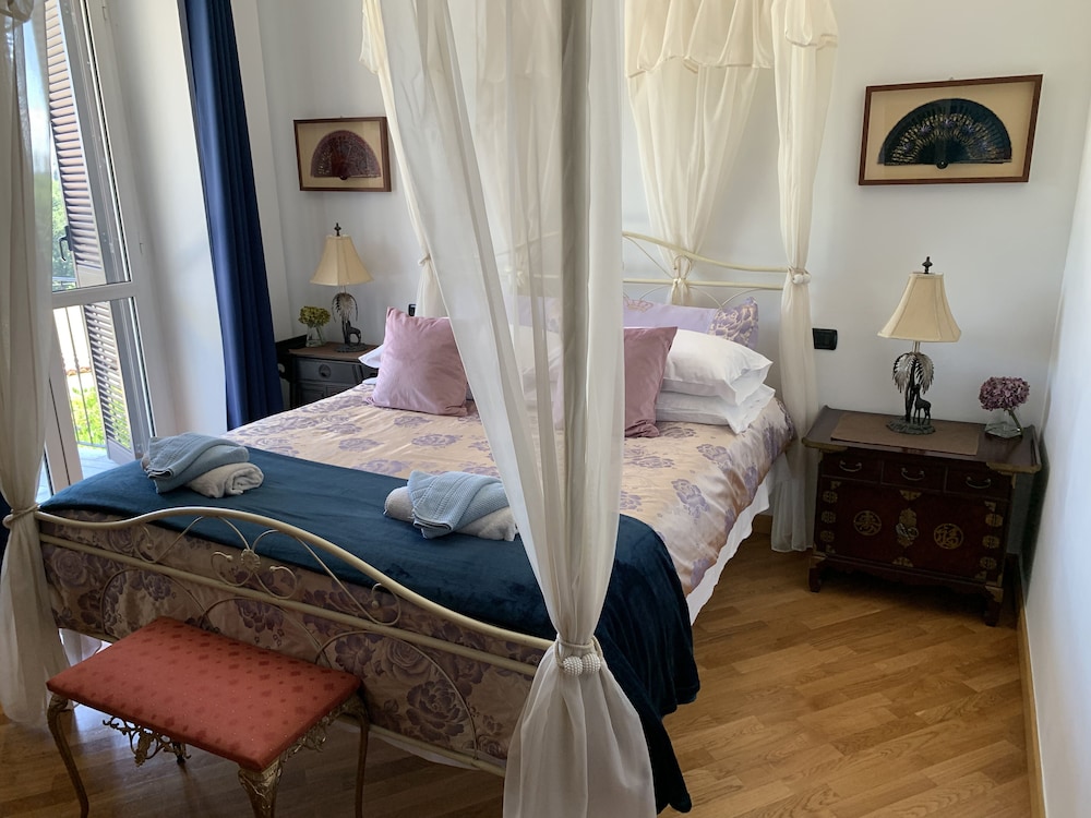 Romantic Double Room, 1 Queen Bed, Mountain View photo 1