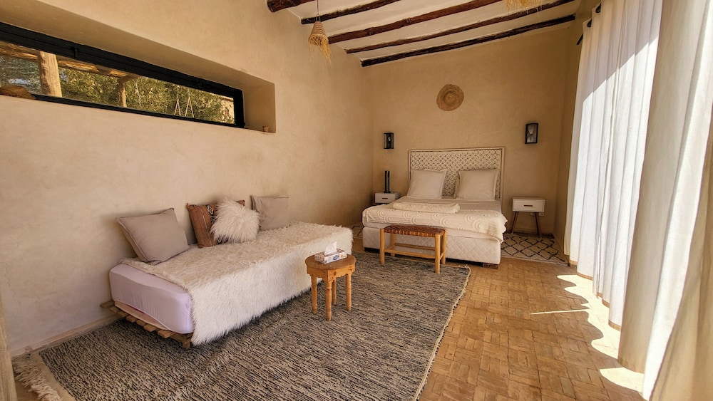 Deluxe Triple Room, Courtyard View photo 1
