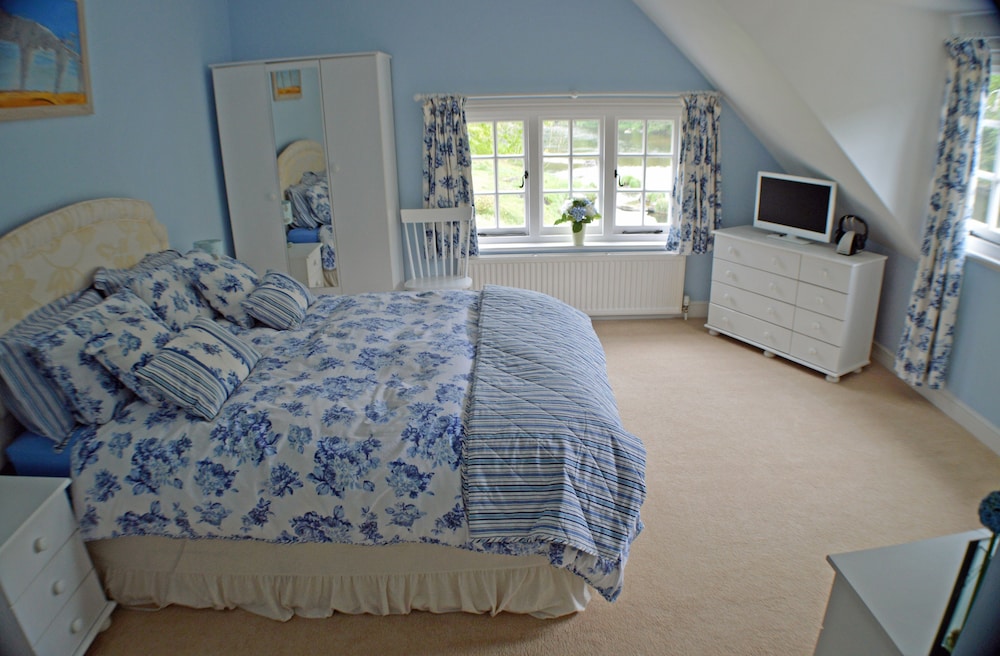 Deluxe Room, 1 Queen Bed, Ensuite, River View photo 3