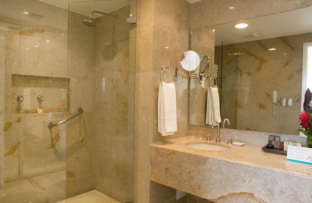 Junior Suite, 1 King Bed, Garden View - Photo 2