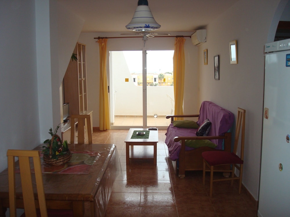 House, 2 Bedrooms, Smoking, Terrace photo 2