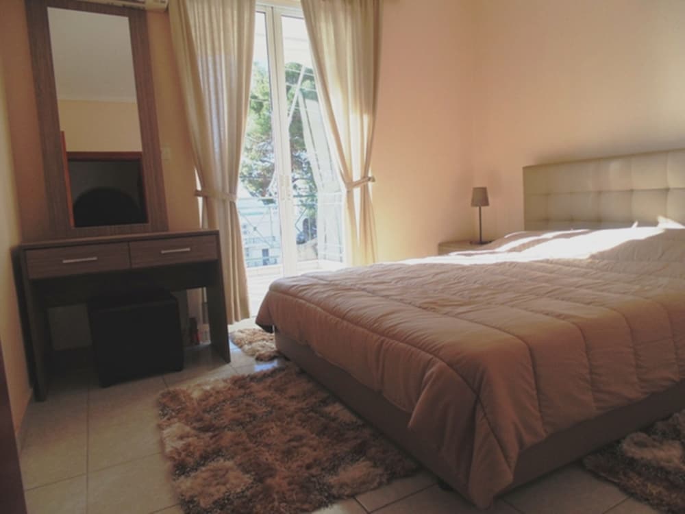 Comfort Apartment, 2 Bedrooms, Balcony, Oceanfront photo 2