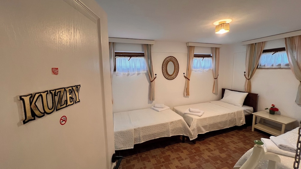Economy Triple Room