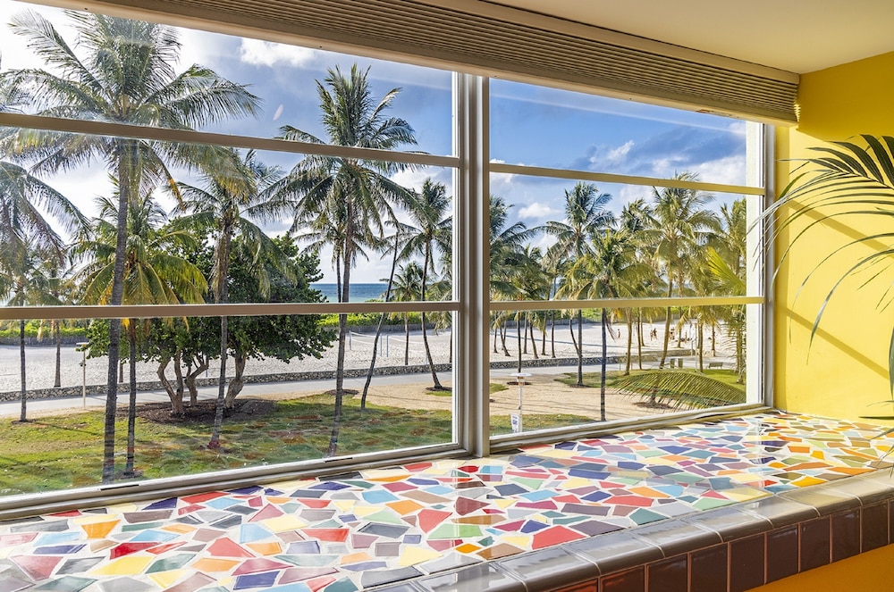 Suite, 1 King Bed, Ocean View - Photo 3
