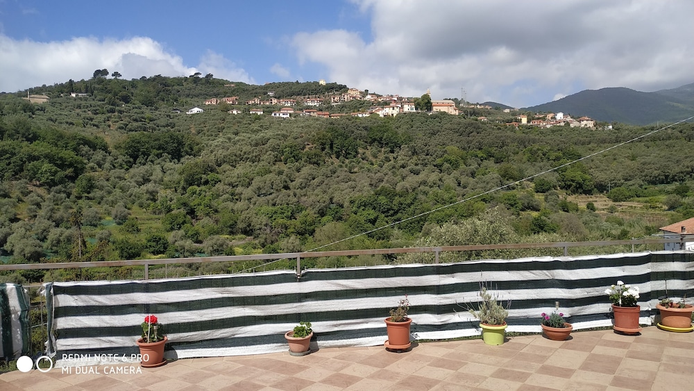 Basic Double Room, 1 Bedroom, Mountain View photo 2