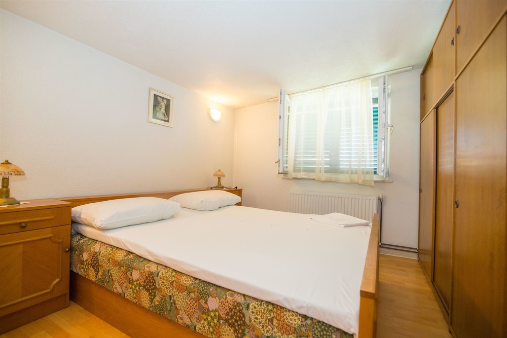 Apartment (A1)