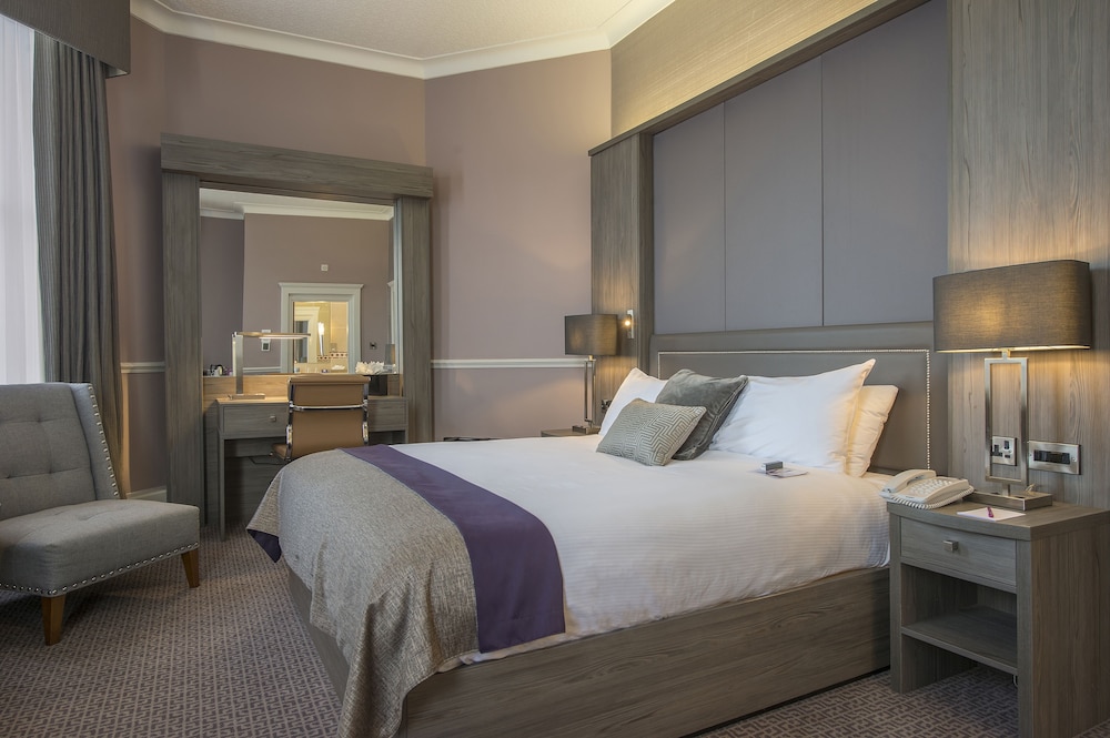 Premium Room, 1 King Bed, Jetted Tub - Photo 1
