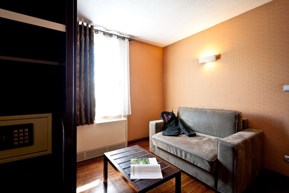 Superior Room, Multiple Beds photo 3