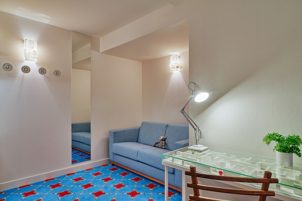 Superior Double Room - Free soft minibar, courtesy tray, Chromecast - Digital press photo 2