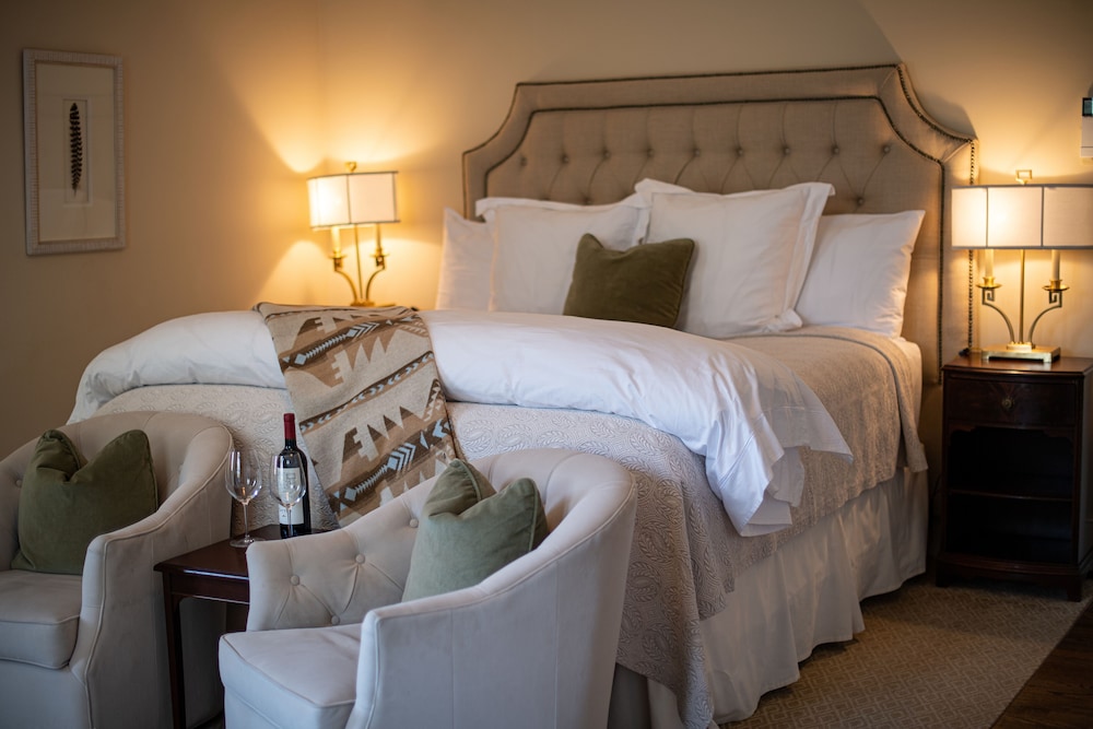 Standard Room, 1 King Bed photo 2