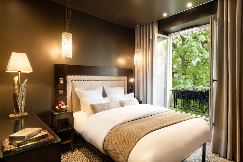 B Montmartre bedroom photo