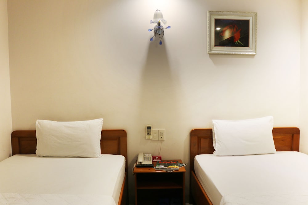 Standard Twin Room - Photo 3