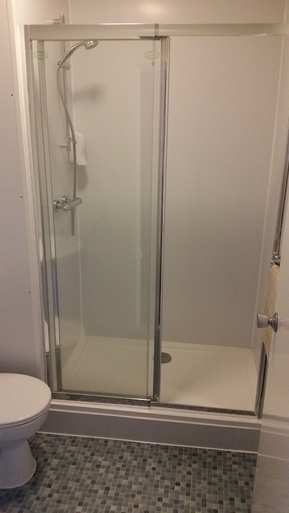 Standard Double Room - Photo 10