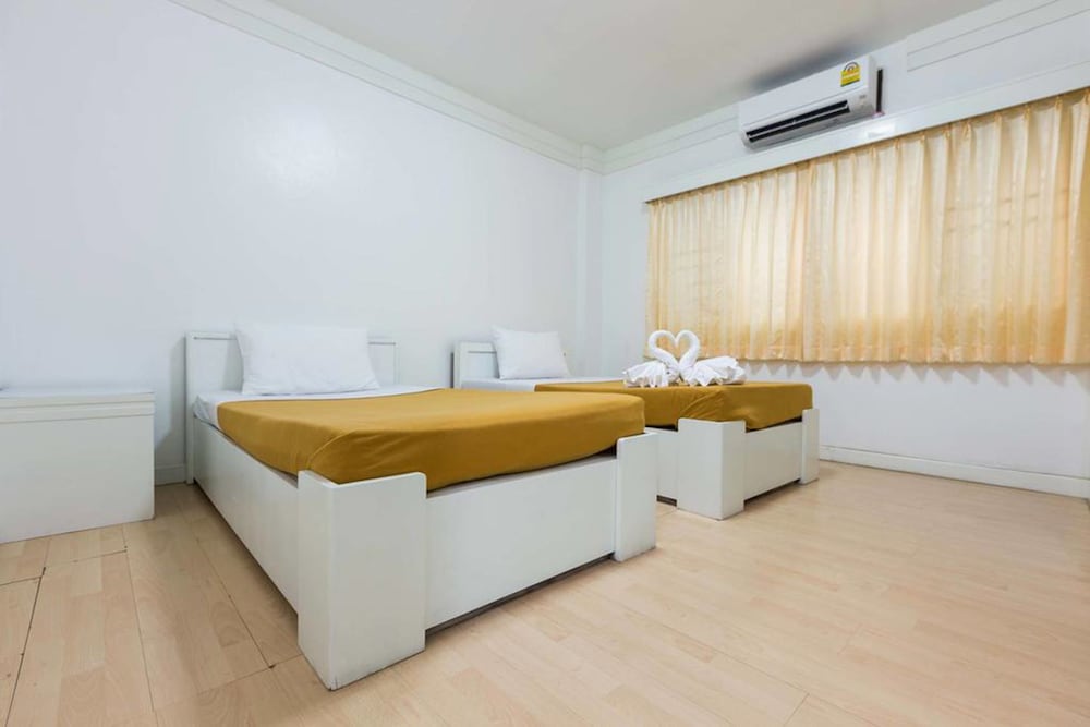 Standard Twin Room photo 2