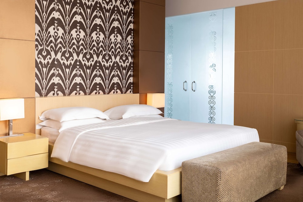 Executive Suite, 1 King Bed (Regency) photo 2