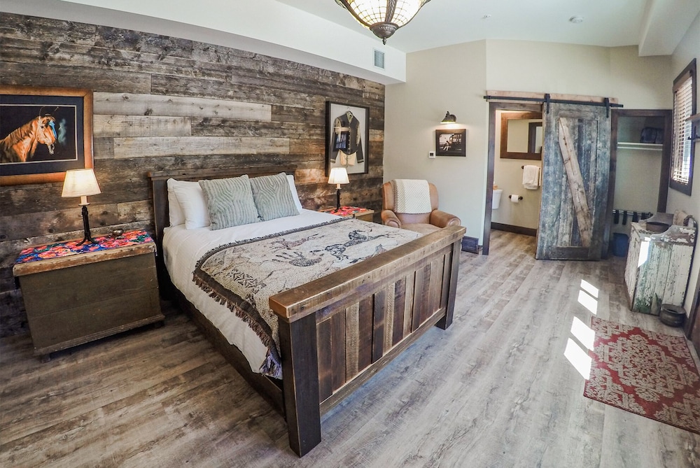 Superior Single Room (Carriage House)