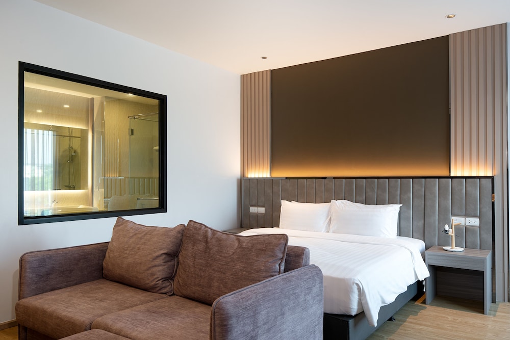 Srivaree Suite Room - Photo 10
