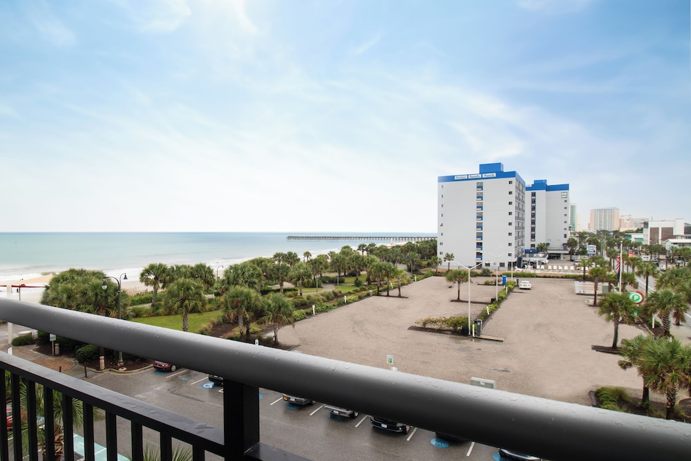 Oceanview One Bedroom Condo - Photo 3