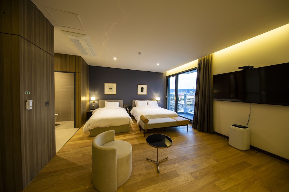 Royal Suite - Photo 3