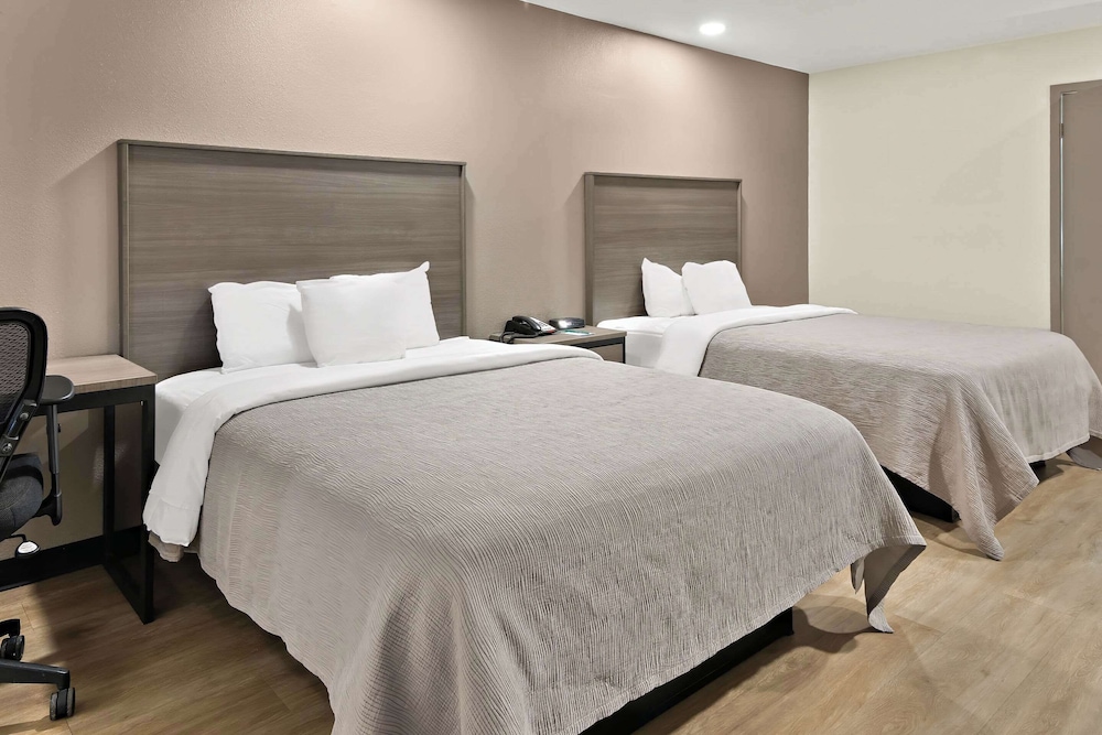 Room, 2 Queen Beds, Accessible, Non Smoking
