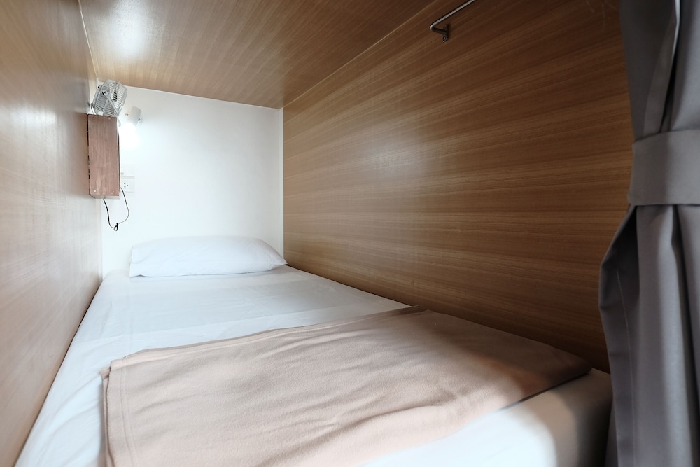 Standard Shared Dormitory, Women only photo 1