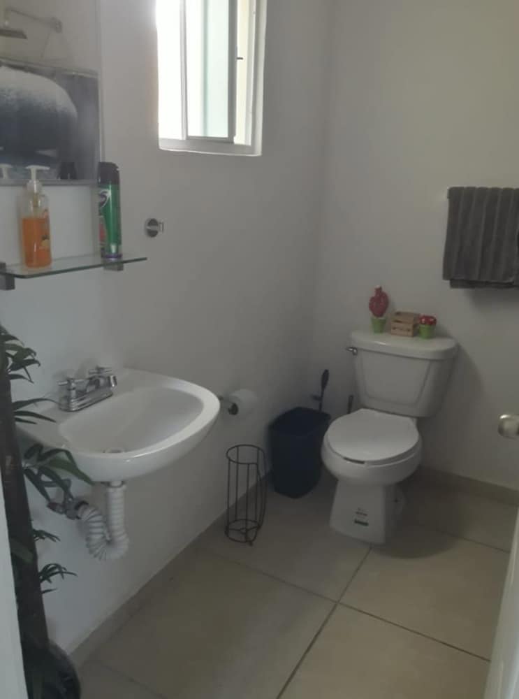 Traditional Penthouse, 2 Bedrooms, Kitchen, Lagoon View photo 3