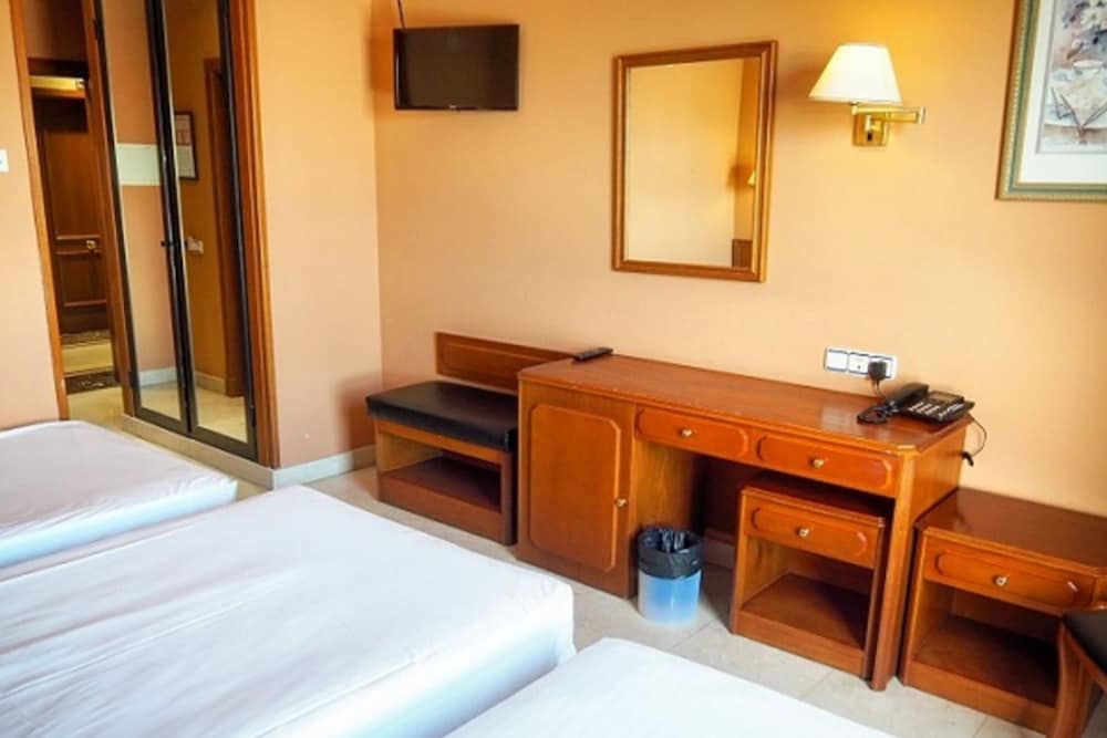Basic Triple Room photo 3