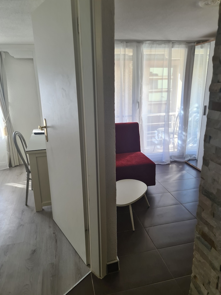Standard Triple Room - Photo 21