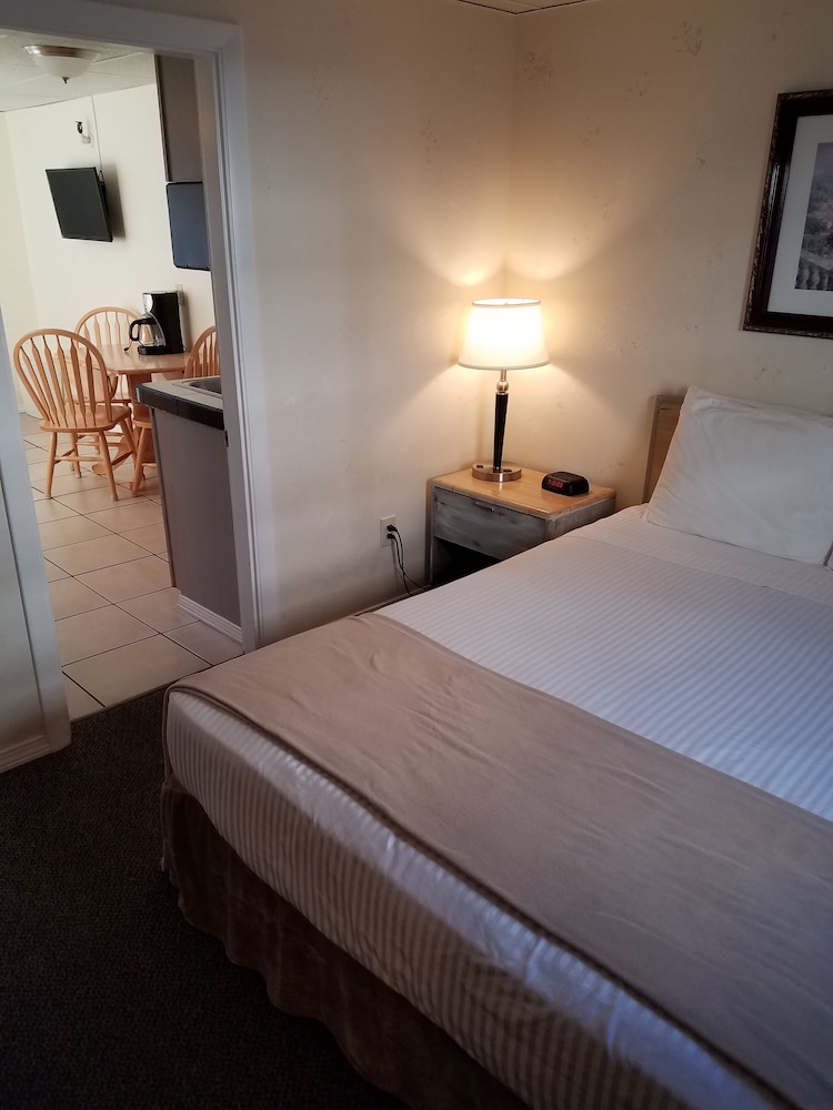 Room, 1 Bedroom, Kitchenette, Ground Floor photo 2