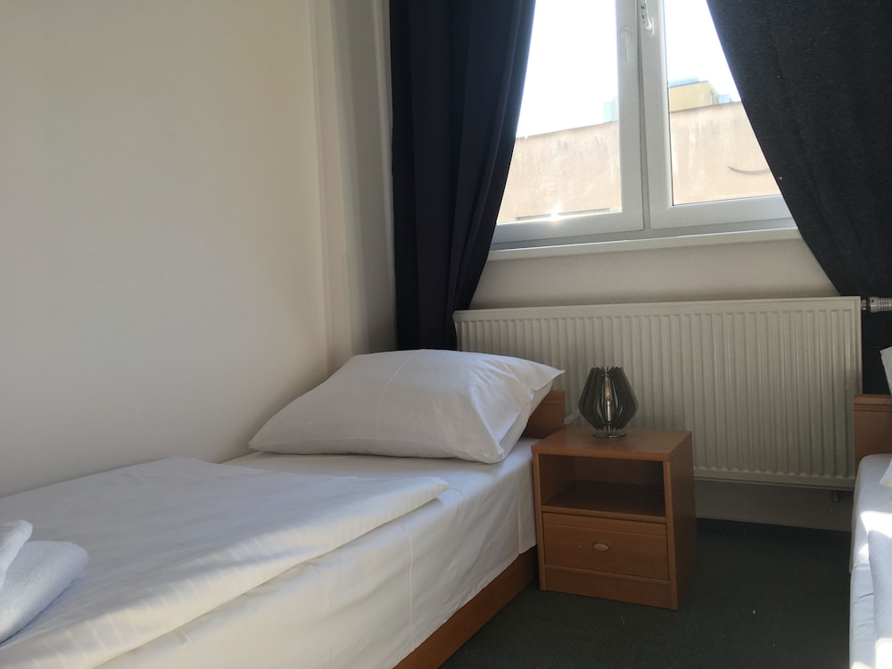 Classic Twin Room